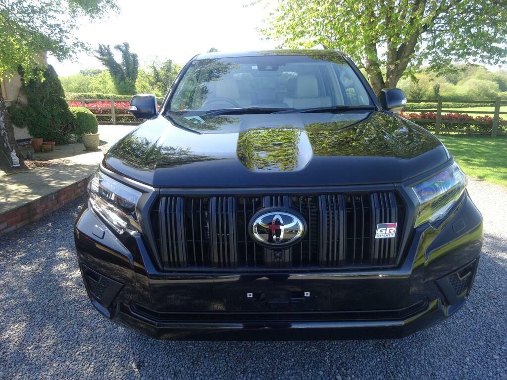 Toyota Land Cruiser 2.8D Invincible Suv Black #2