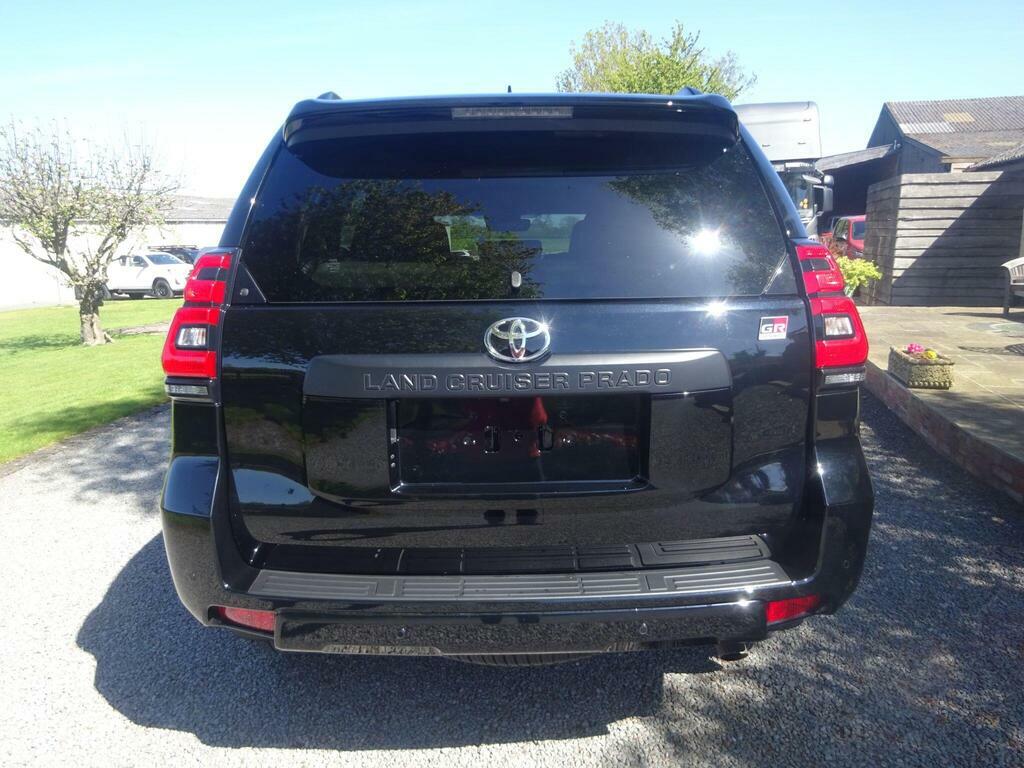 Toyota Land Cruiser 2.8D Invincible Suv Black #5