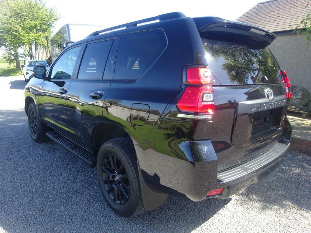 Toyota Land Cruiser 2.8D Invincible Suv Black #6