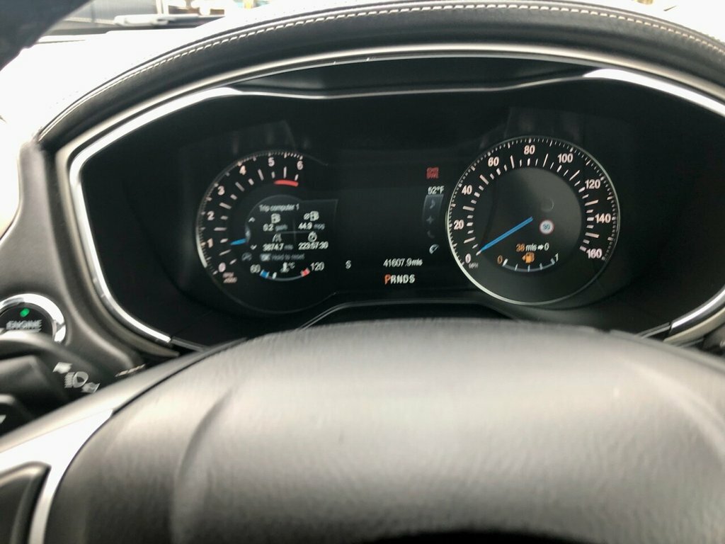 Ford Mondeo 2L Vignale Red #4