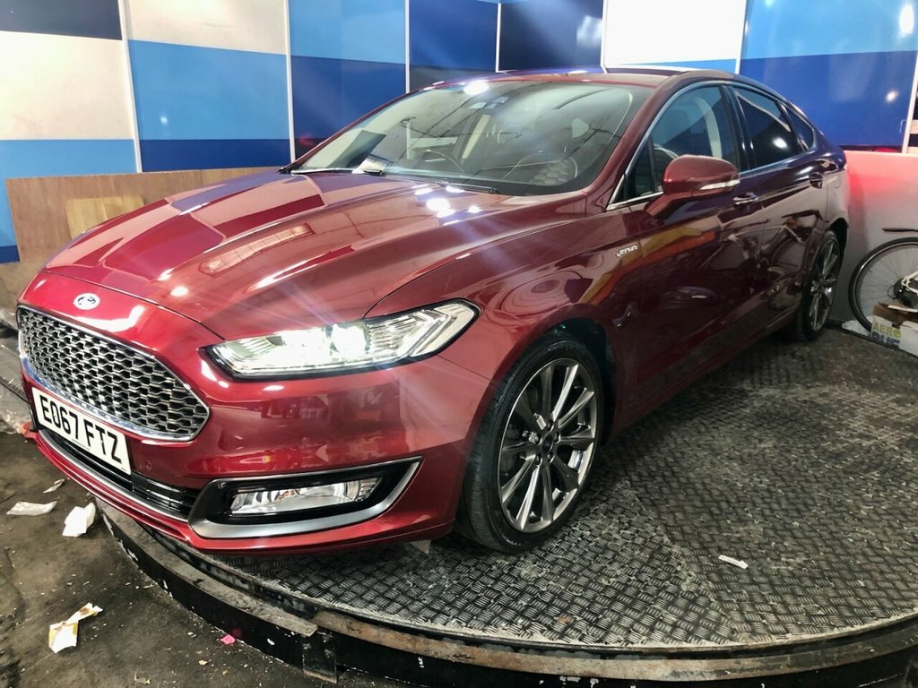 Ford Mondeo 2L Vignale Red