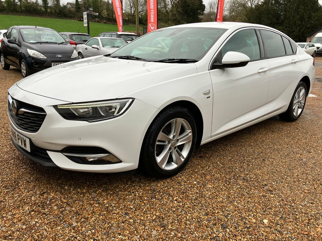 Vauxhall Insignia Grand Sport 1.6 Cdti Sri Nav. White. Sporty Family White