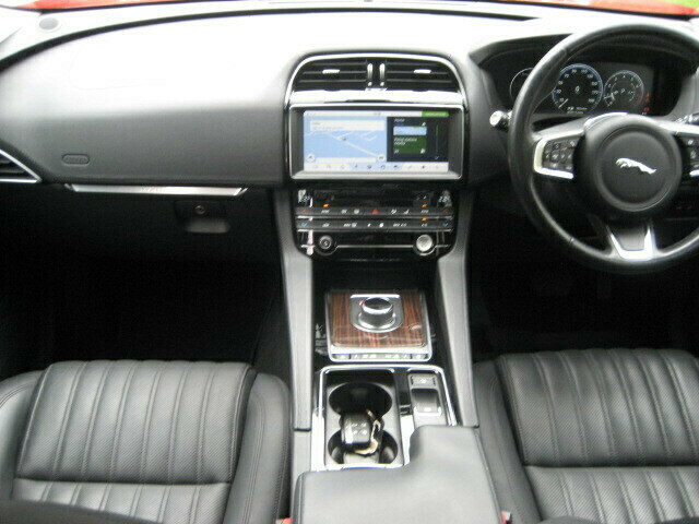 Jaguar F-Pace 2.0I T250 Portfolio Awd Red #2