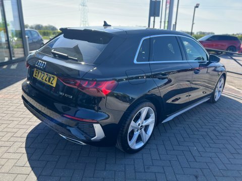 Audi A3 Sportback Tfsi S EY72ZWZ Black #6