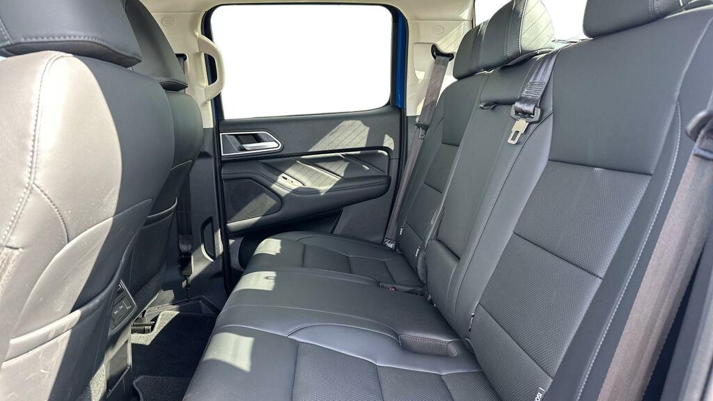 Great Wall POER300 2.4D Ultra Pickup Double Cab 4Wd BC75NRX Blue #4