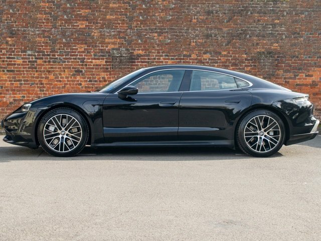 Porsche Taycan Performance Plus 93.4Kwh Turbo Saloon Black #2
