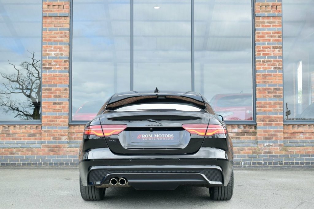 Jaguar XE 2L R-dynamic Black Black #6