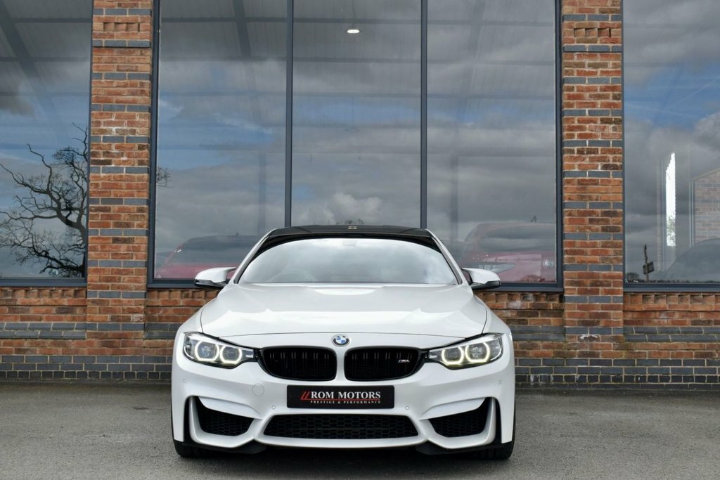 BMW M4 3L Competition YG69SYU White #4