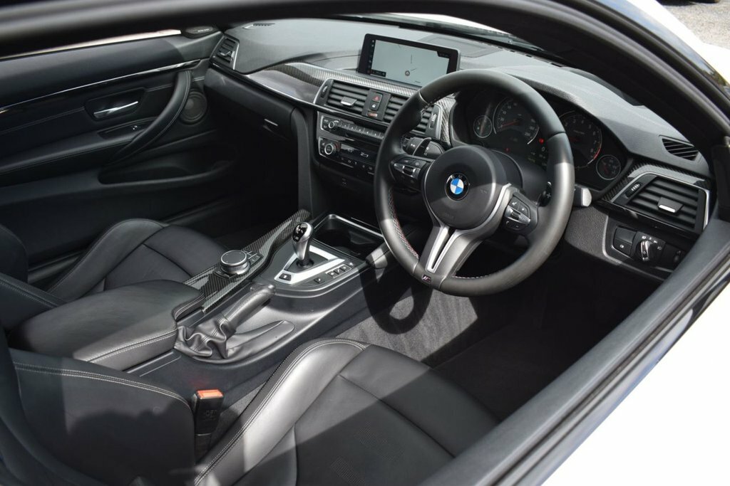 BMW M4 3L Competition YG69SYU White #3