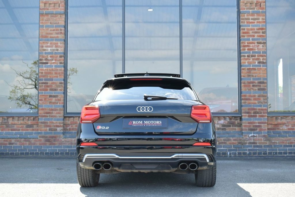 Audi SQ2 2L Black Edition Black #6
