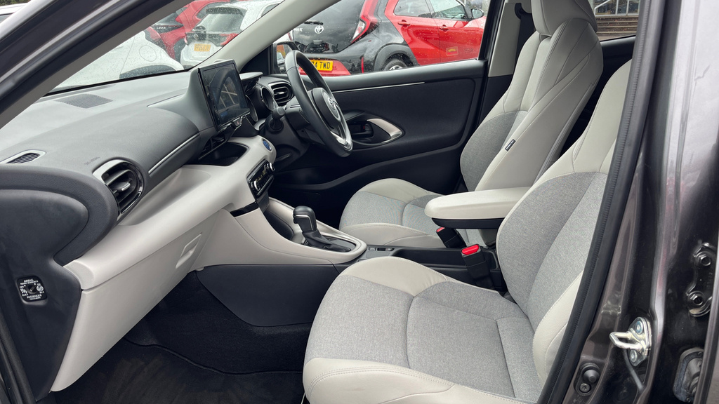 Toyota Yaris 1.5 Vvt-h Excel E-cvt Euro FG23DBX Grey #5