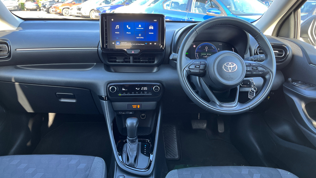 Toyota Yaris 1.5 Vvt-h Design E-cvt Eur FP25NOH White #5