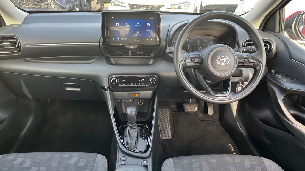 Toyota Yaris 1.5 Vvt-h Design E-cvt Eur FG25TYH Red #5