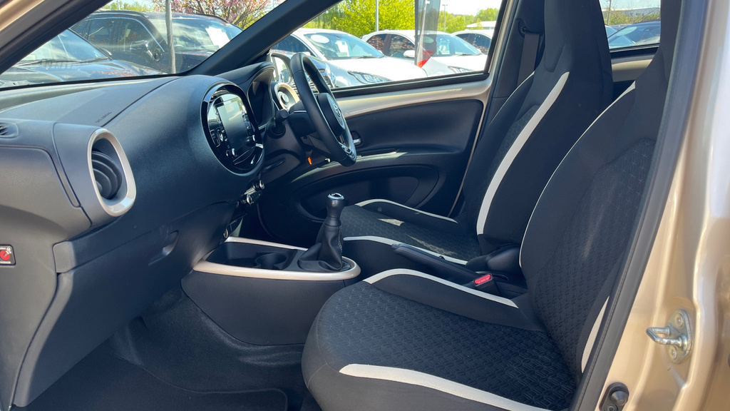 Toyota Aygo X 1.0 Vvt-i Edge Euro 6 Ss CY22FLF Beige #5