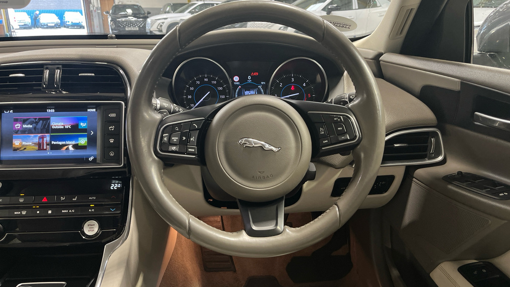 Jaguar XE 2.0D Prestige Euro 6 YR18UXE Grey #6