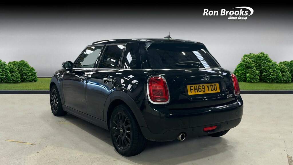 Mini Hatch 1.5 Cooper Classic Euro 6 FH69YDO Black #4