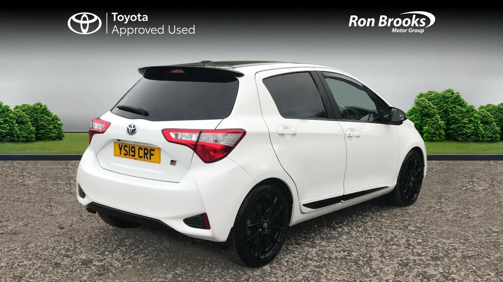 Toyota Yaris 1.5 Vvt-h Gr Sport E-cvt E YS19CRF White #2
