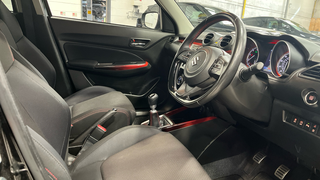 Suzuki Swift 1.4 Boosterjet Mhev Sport Black #5