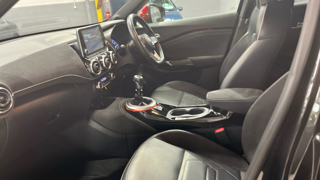 Nissan Juke 1.0 Dig-t Tekna Euro 6 S FN22NJY Black #5