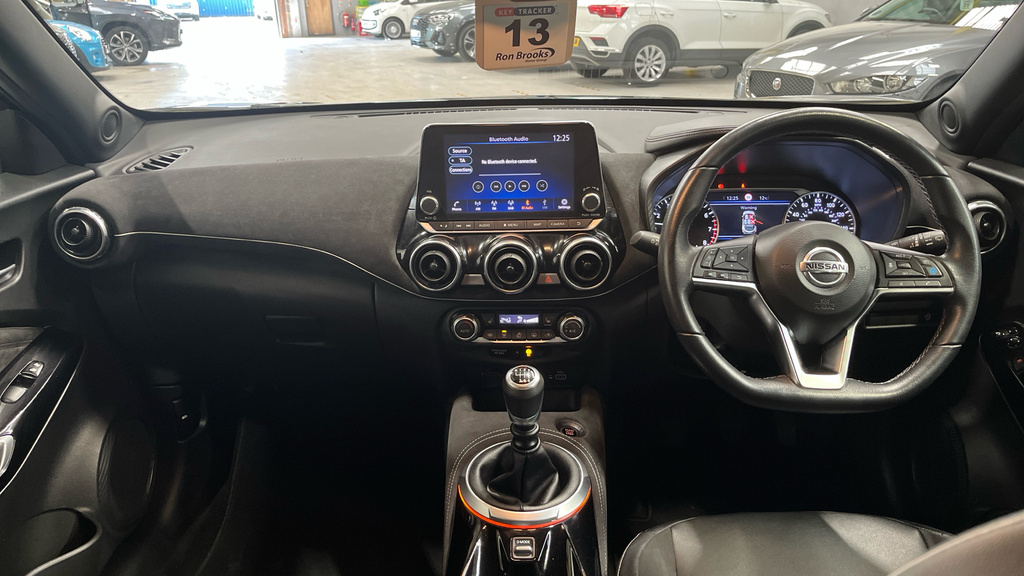 Nissan Juke 1.0 Dig-t Tekna Euro 6 S FN22NJY Black #6