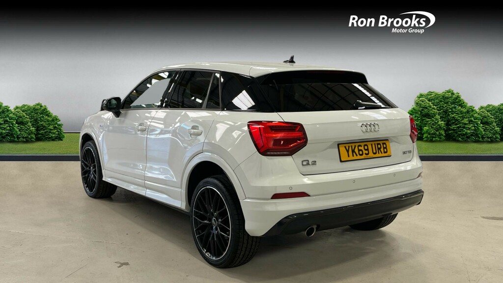 Audi Q2 1.6 Tdi 30 Black Edition E YK69URB White #4