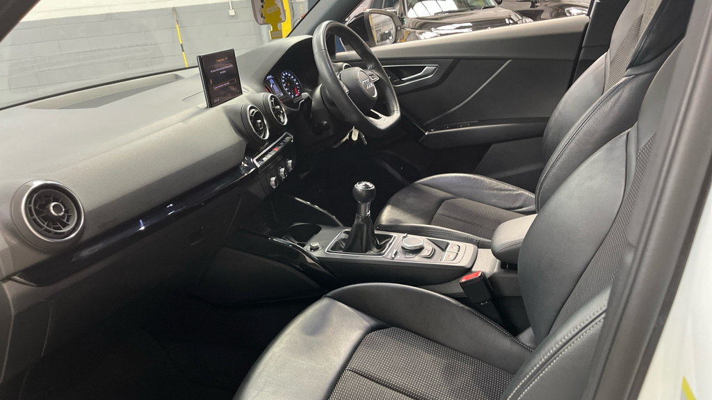 Audi Q2 1.6 Tdi 30 Black Edition E YK69URB White #5