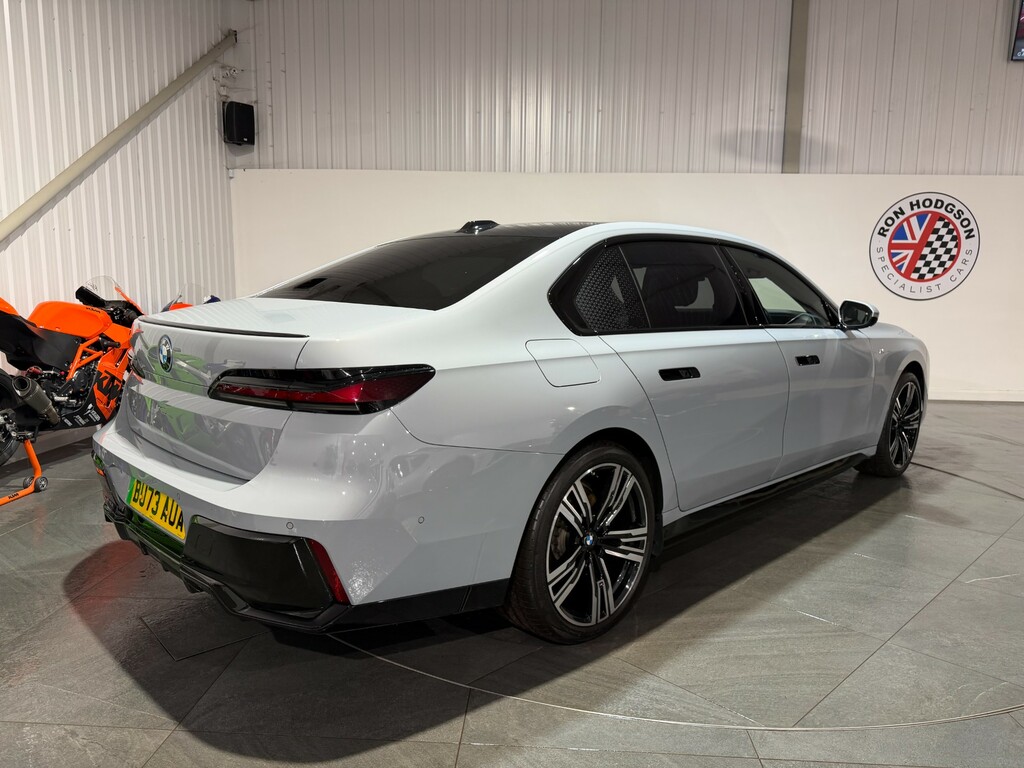 BMW i7 50 105.7Kwh M Sport Saloon Edriv BU73AUA #3
