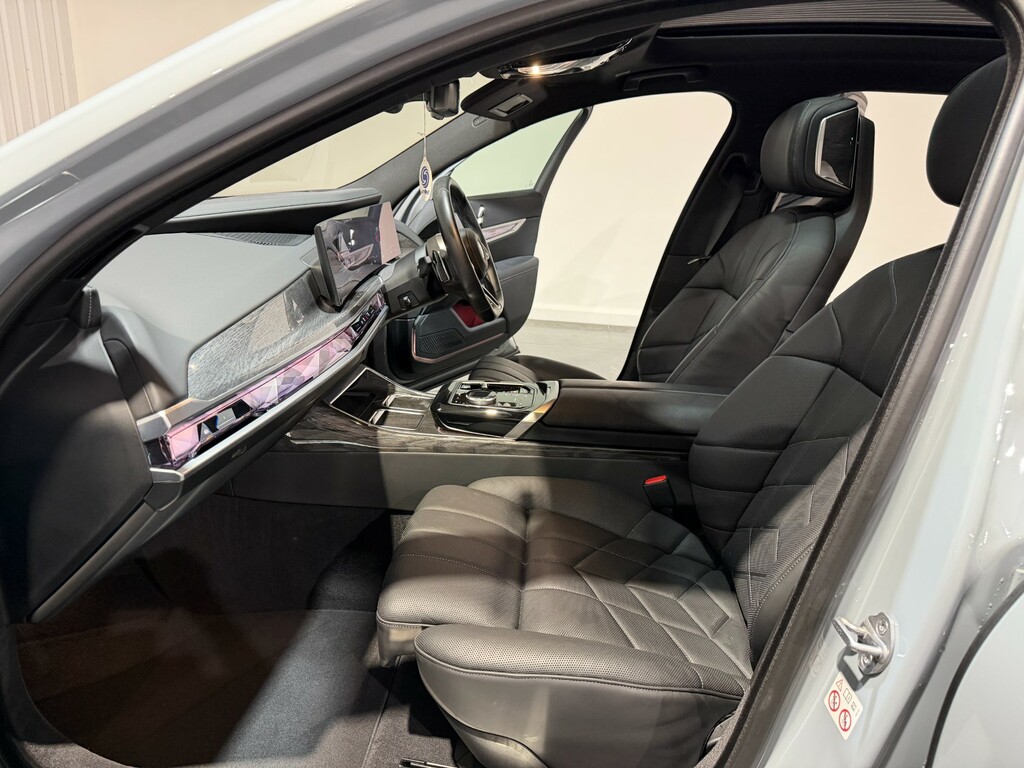 BMW i7 50 105.7Kwh M Sport Saloon Edriv BU73AUA #5