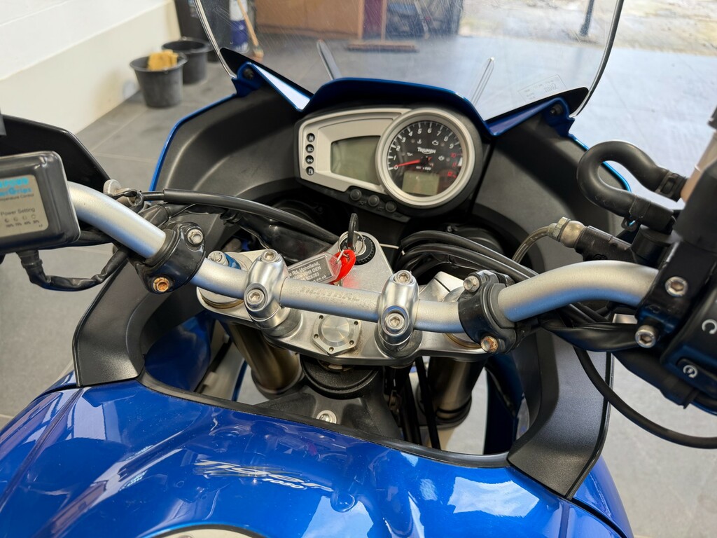 Triumph  675 675 Super Sports Red #10