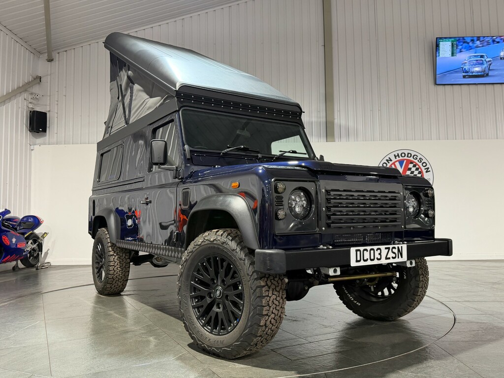 Land Rover Defender 110 2.5 Td5 Hard Top Station Wagon P 
