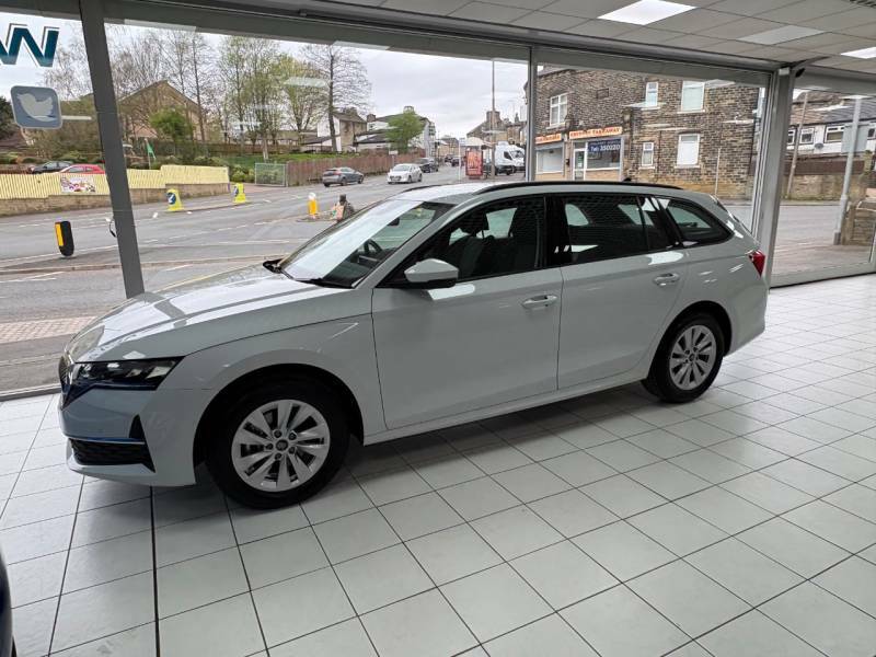 Skoda Octavia 1.5 Tsi Se Technology - 2025 75 GJ75LWR White #2