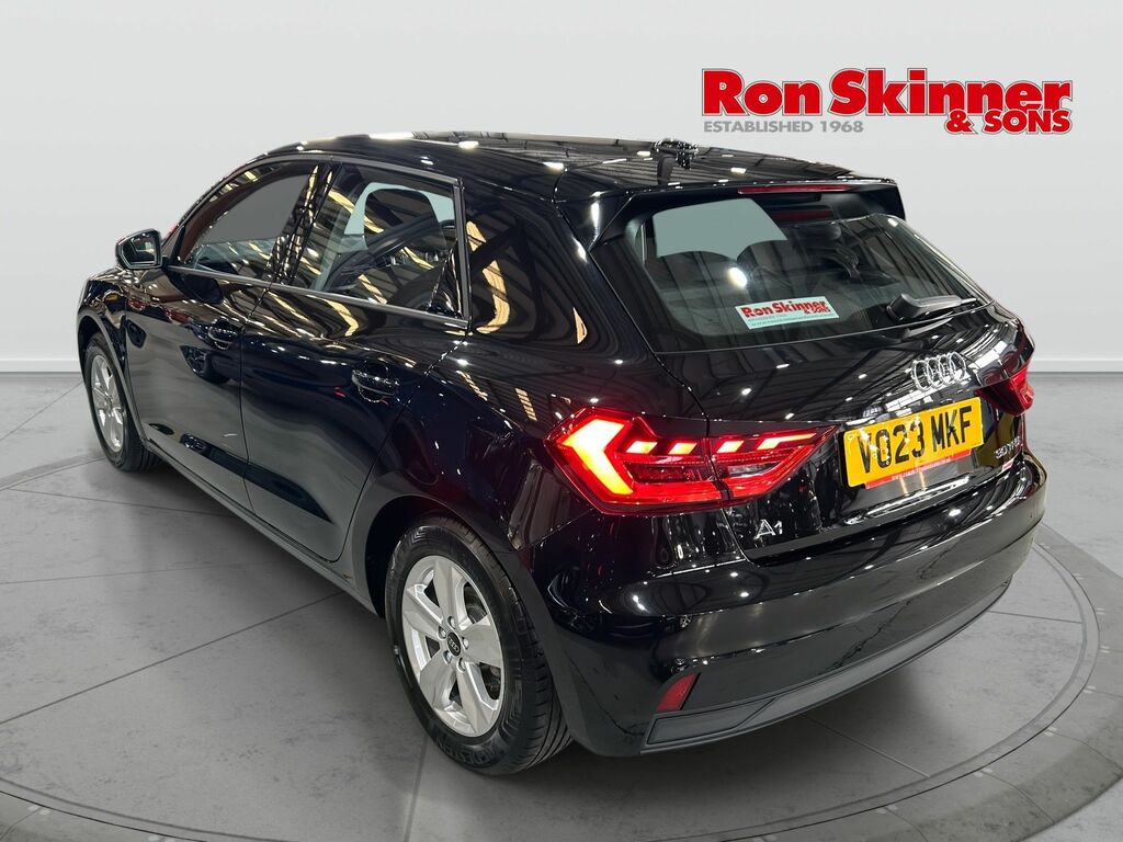 Audi A1 1.0 Tfsi 30 Technik Sportback Eu VO23MKF Black #3