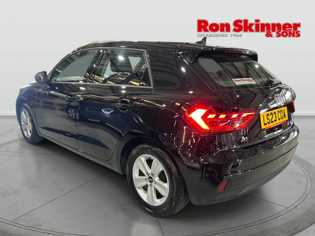 Audi A1 1.0 Tfsi 25 Technik Sportback Eu LS23COA Black #3