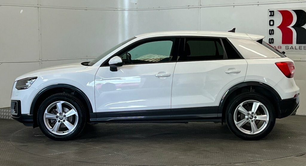 Audi Q2 1L Sport White #6