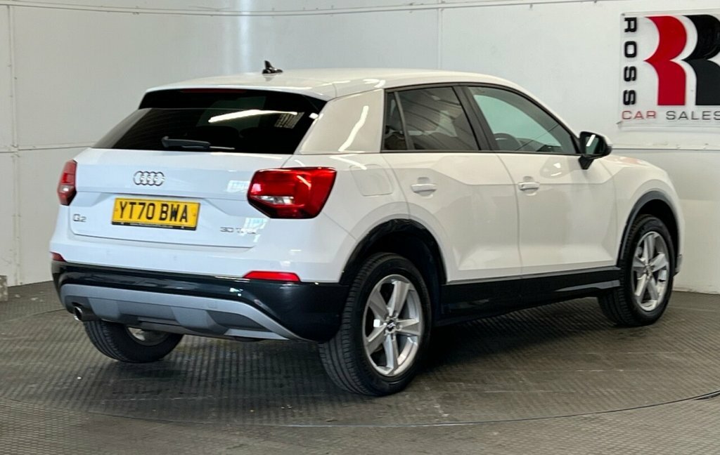 Audi Q2 1L Sport White #3