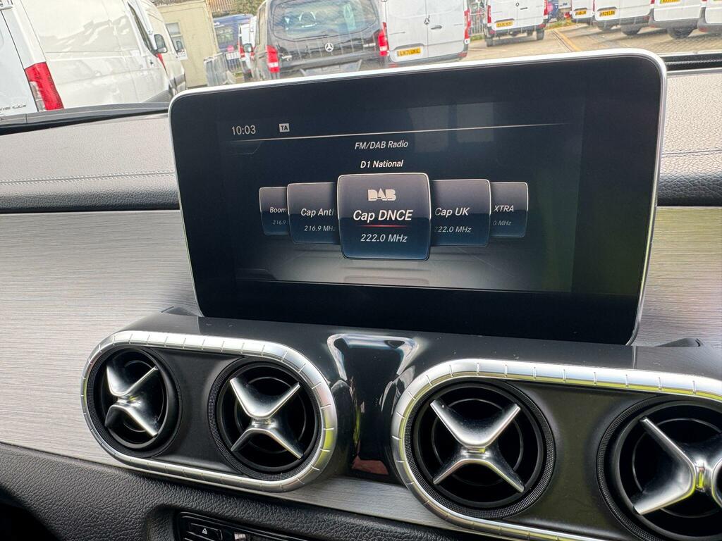 Mercedes-Benz X Class X350d Black #30