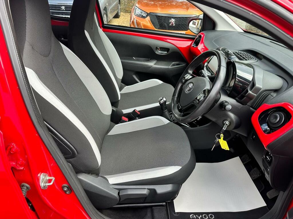 Toyota Aygo 1.0 Vvt-i X-style Euro 6 WD17FFK Red #2