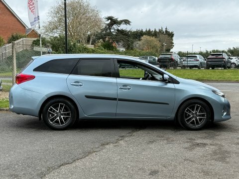 Toyota Auris Estate Icon Blue #2