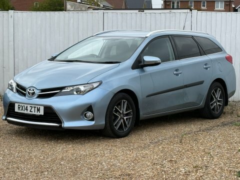 Toyota Auris Estate Icon Blue