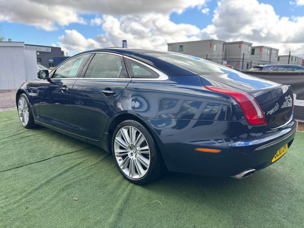 Jaguar XJ 3.0D V6 Portfolio Blue #6