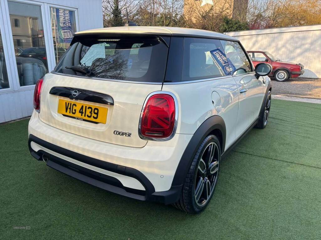 Mini Hatch 1.5 Cooper Exclusive KSZ1471 White #4