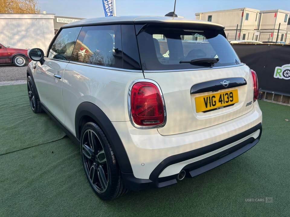 Mini Hatch 1.5 Cooper Exclusive KSZ1471 White #3