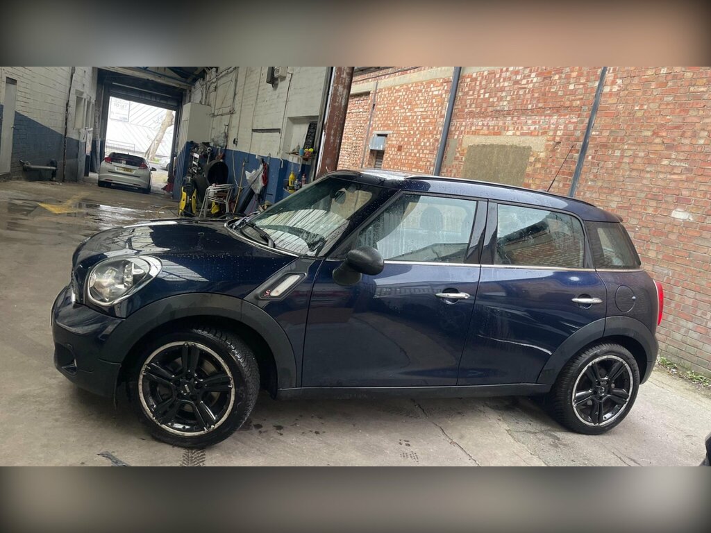 Mini Countryman 1.6 Cooper S Suv All4 Euro 6 190 LA12WXP Black #2