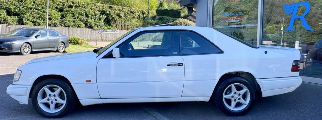 Mercedes-Benz E Class 2.2 E220 Cabriolet #8