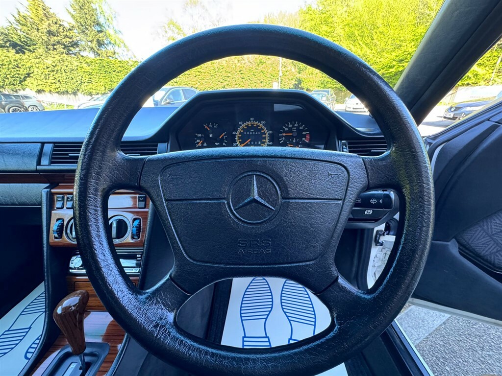 Mercedes-Benz E Class 2.2 E220 Cabriolet #23