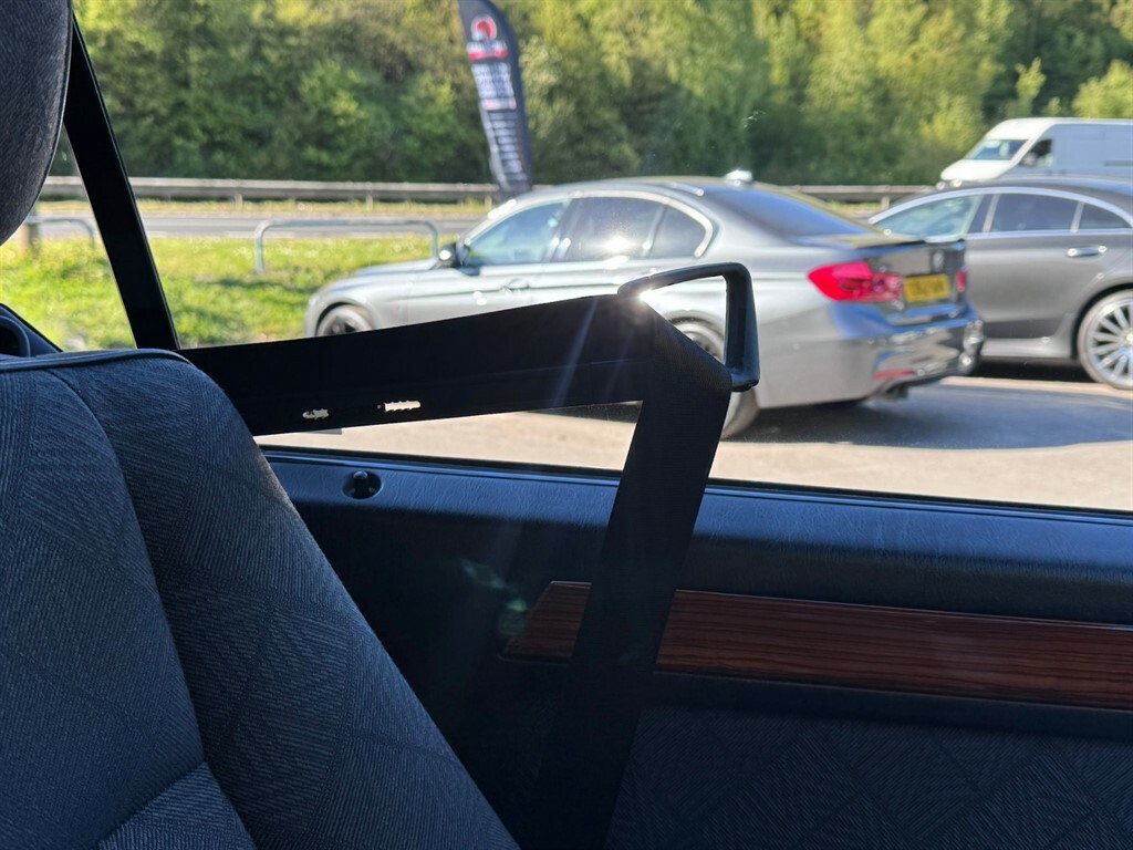 Mercedes-Benz E Class 2.2 E220 Cabriolet #32