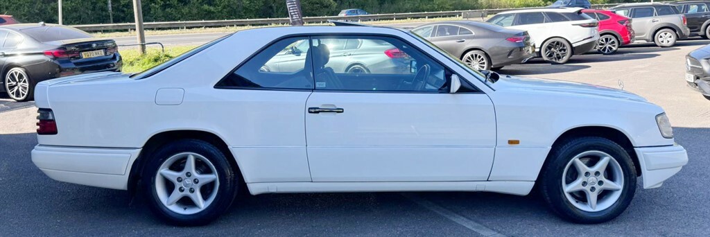 Mercedes-Benz E Class 2.2 E220 Cabriolet #9