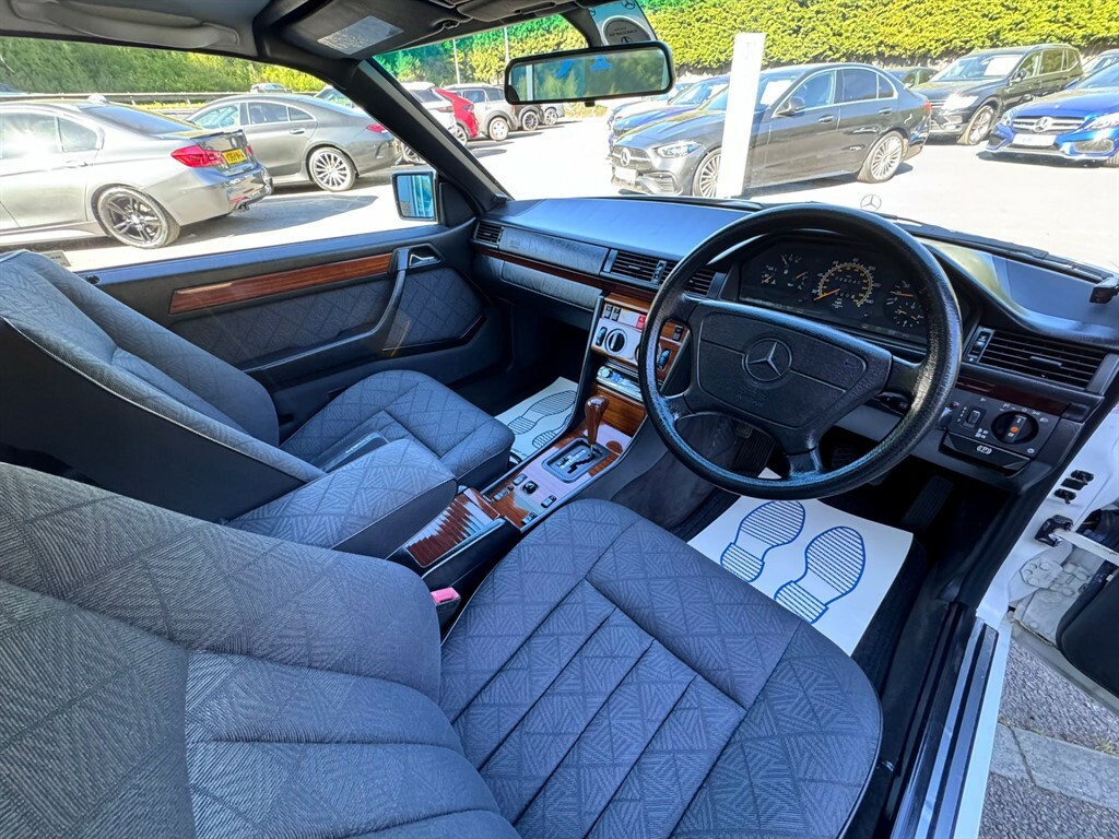 Mercedes-Benz E Class 2.2 E220 Cabriolet #21