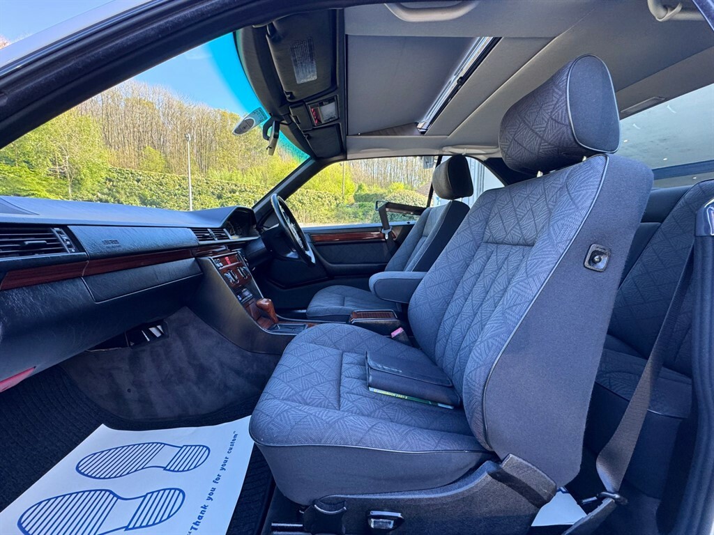 Mercedes-Benz E Class 2.2 E220 Cabriolet #30