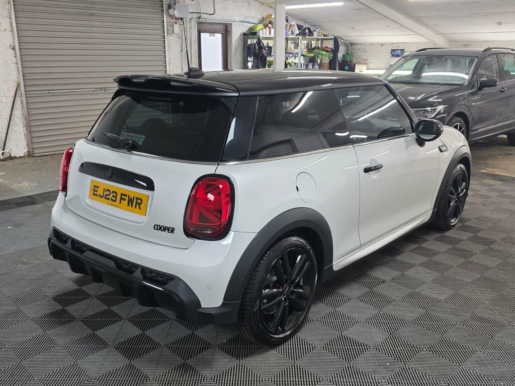 Mini Hatch 1.5 Cooper Sport Hatchback Steptronic E EJ23FWR White #3